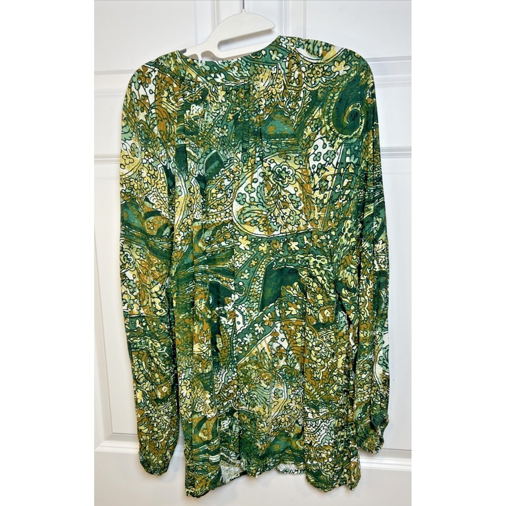 City Chic Paisley Boho Blouse Women's 1X Viscose India Loop Button V‑Neck Top - Picture 3 of 14